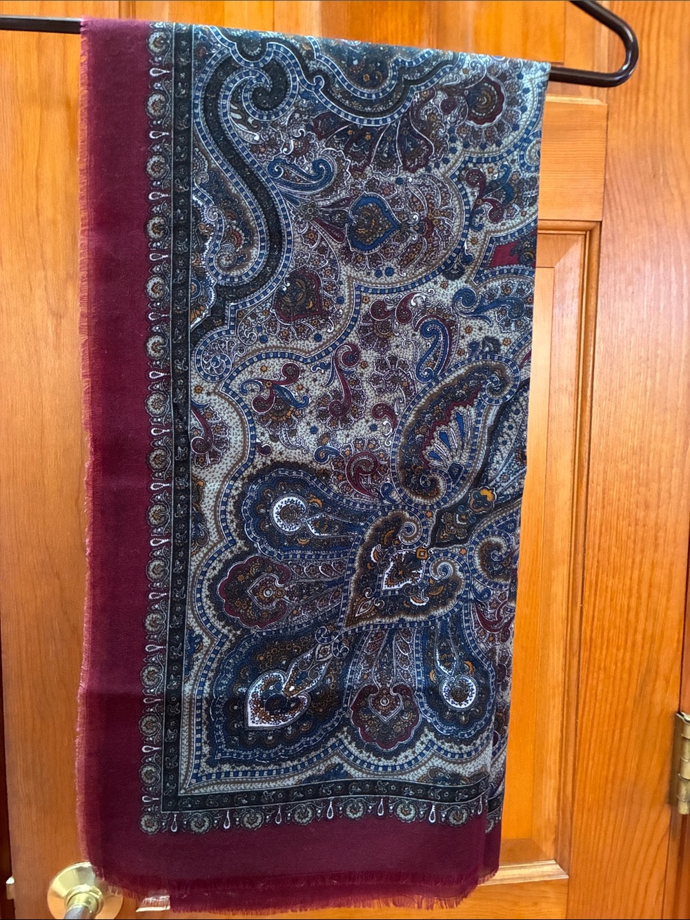 💚Chic vintage 80s/90s 100% lightweight wool square scarf
